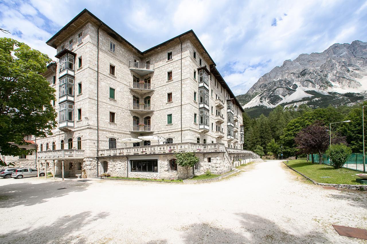 Th Borca Di Cadore - Park Hotel Des Dolomites Bagian luar foto